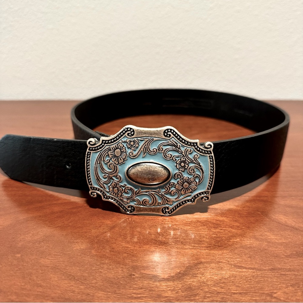 FOSSIL genuine leather solid belt size S 29” around your waist 1.5” wide